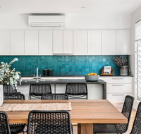 A PERFECT STAY - Shore Beats Work - Surfers Paradise Gold Coast