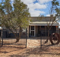 A real bush retreat. Kangas Emus  Starry Skies. - Surfers Paradise Gold Coast