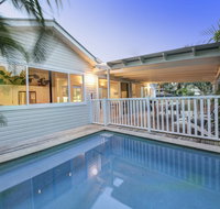 A Summer Cottage - Surfers Paradise Gold Coast