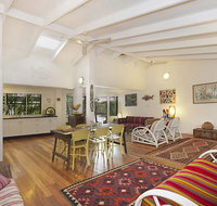 A SWEET ESCAPE - Aluna - Surfers Paradise Gold Coast