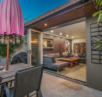 A SWEET ESCAPE - Brandon St Beach  Spa - Surfers Paradise Gold Coast