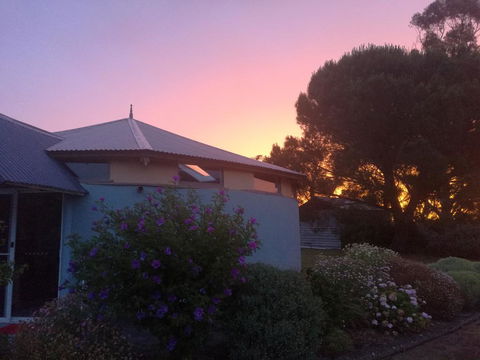 A Victor Harbour Retreat Aldinga-The Round Cottage - Surfers Paradise Gold Coast 1