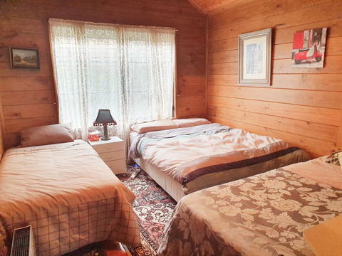 Abelia Cottages SPA Lakeside COTTAGE No 2 - Surfers Paradise Gold Coast 3