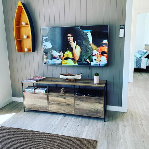 Abode Callala Beach Jervis Bay - 100m To Beach! - Surfers Paradise Gold Coast 3