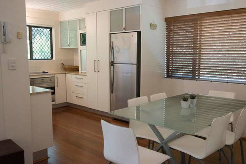 Absolute Beachfront - Mooloolaba - Surfers Paradise Gold Coast 1