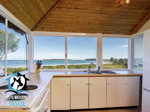 Absolute Beachfront 3BR 2BA Home W/ Beach Track - Surfers Paradise Gold Coast 3