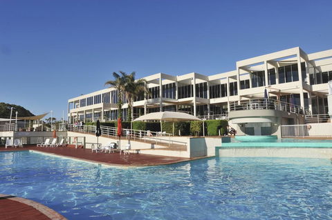 Absolute Beachfront Opal Cove Resort - Surfers Paradise Gold Coast 1