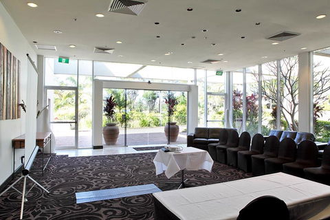 Absolute Beachfront Opal Cove Resort - Surfers Paradise Gold Coast 2