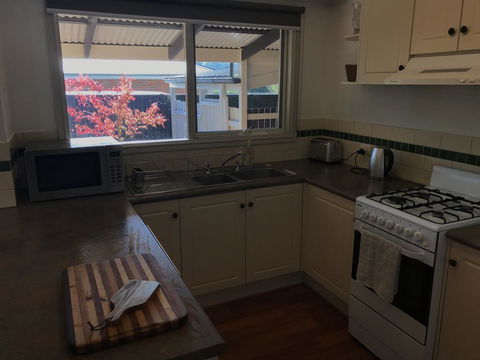 Acacia House - Central Healesville - Yarra Valley - Surfers Paradise Gold Coast 1