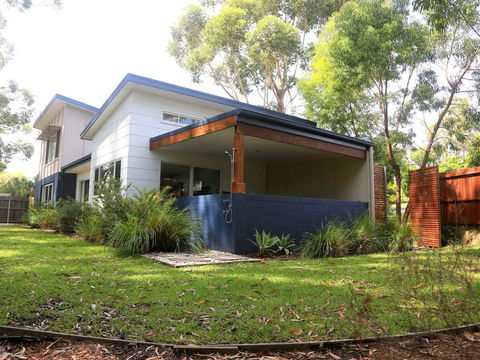 Acacia On Orion :: Jervis Bay Rentals - Surfers Paradise Gold Coast 1