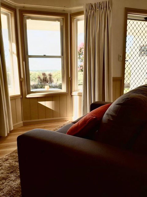 Accommodation Creek Cottages & Sundown View Suites - Surfers Paradise Gold Coast 3