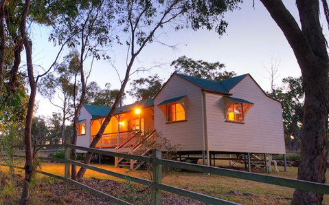 Accommodation Creek Cottages & Sundown View Suites - Surfers Paradise Gold Coast 0
