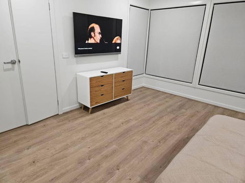 E 4 Room Retreat Family Friendly - Surfers Paradise Gold Coast 2