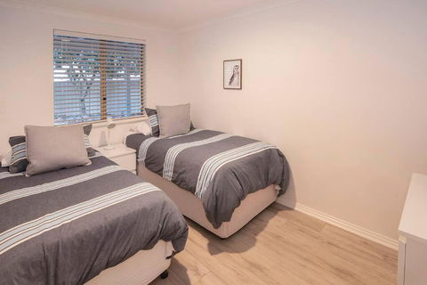 Eagle Bay Summerhaus - Surfers Paradise Gold Coast 4
