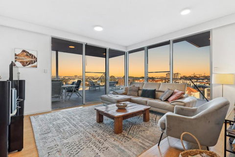 EAST34/60 - Urban Sanctuary - Surfers Paradise Gold Coast 0