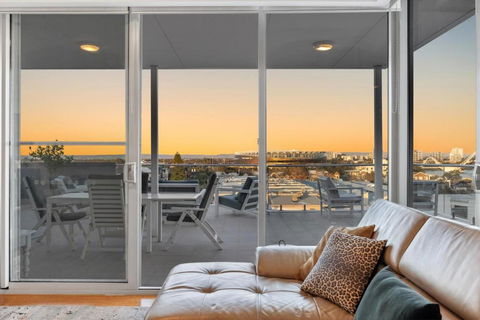 EAST34/60 - Urban Sanctuary - Surfers Paradise Gold Coast 1