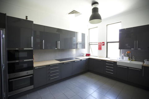 EBS Sydney Hostel - Surfers Paradise Gold Coast 4
