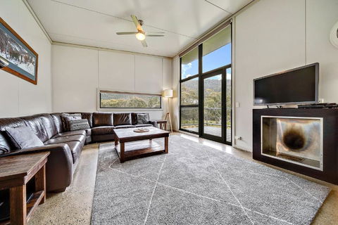 Ecocrackenback 5 - Surfers Paradise Gold Coast 4