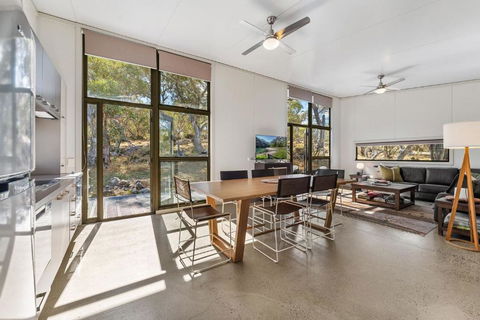 Ecocrackenback Chalet 18 - Surfers Paradise Gold Coast 0