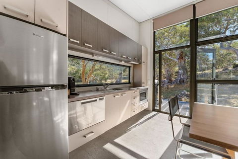 Ecocrackenback Chalet 18 - Surfers Paradise Gold Coast 3