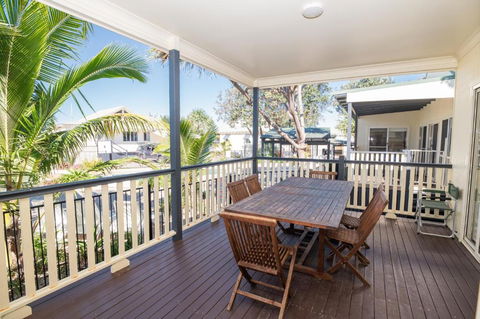 E.V. - Eurong Beach Villa - Surfers Paradise Gold Coast 2