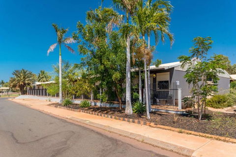 Econo Lodge Karratha - Surfers Paradise Gold Coast 2