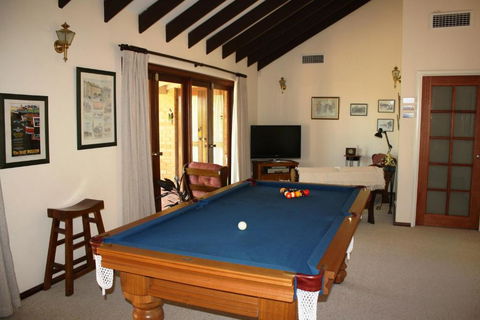 Eleebana Guest House - Surfers Paradise Gold Coast 3