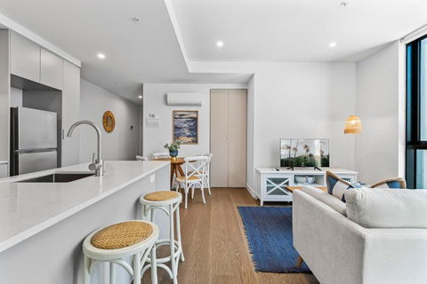 Elegant 1-Bed By Shops With Rooftop Swimming Pool - Surfers Paradise Gold Coast 0