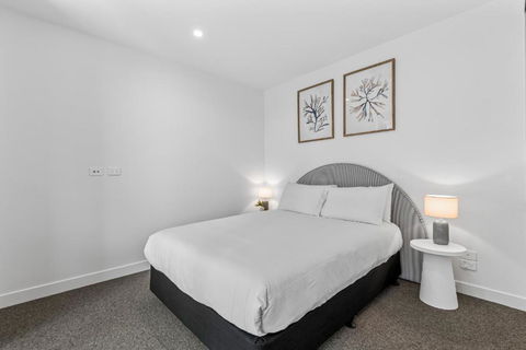 Elegant 1-Bed By Shops With Rooftop Swimming Pool - Surfers Paradise Gold Coast 1