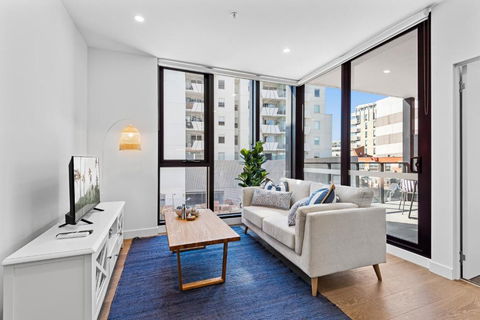 Elegant 1-Bed By Shops With Rooftop Swimming Pool - Surfers Paradise Gold Coast 2
