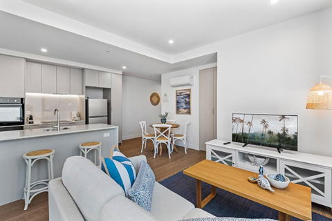 Elegant 1-Bed By Shops With Rooftop Swimming Pool - Surfers Paradise Gold Coast 3