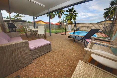 Entire Family Home With Private Pool - Surfers Paradise Gold Coast 1