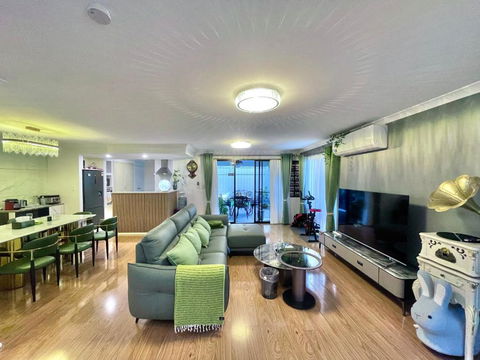 Equitice Spring Moonlight Villa - Surfers Paradise Gold Coast 0