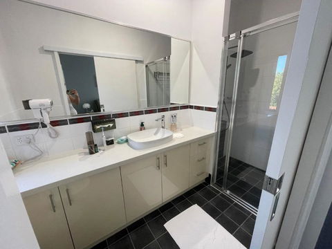 Equitice Spring Moonlight Villa - Surfers Paradise Gold Coast 2