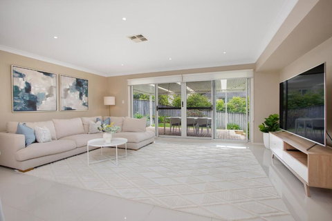 Entire Home In Park Central - Family-Friendly Getaway - Walk To Parks, Shops And Transport In Macarthur - Surfers Paradise Gold Coast 2