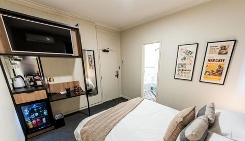 Eyre Hotel - Surfers Paradise Gold Coast 2