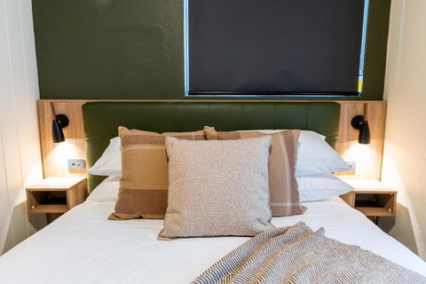 Eyre Hotel - Surfers Paradise Gold Coast 1