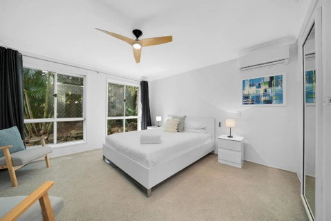 Family Escape Serene Oasis With Pool And AC - Surfers Paradise Gold Coast 2
