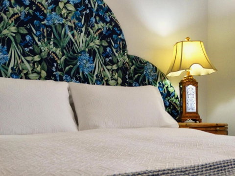 Fitzroy Lodge Cowra - Surfers Paradise Gold Coast 4