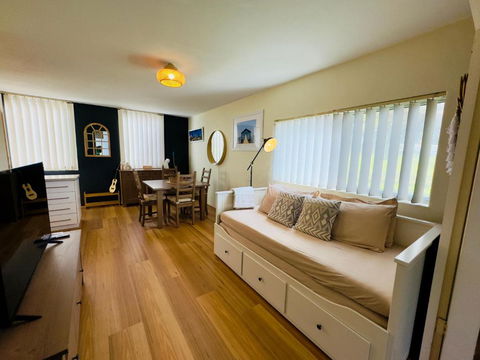 FORR64 - Cosy East Perth Retreat - Surfers Paradise Gold Coast 0