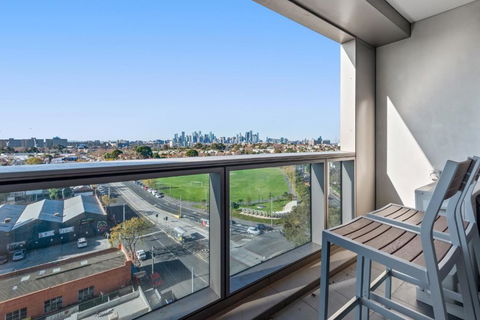 FLEMINGTON - Melbourne City Views - Surfers Paradise Gold Coast 4