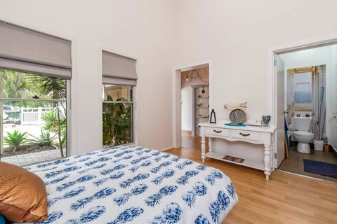 Gawler Townhouses 1C , 1 Queen Bed - Surfers Paradise Gold Coast 0