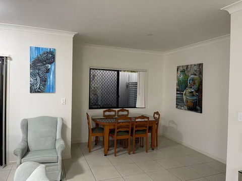 Georgina Townhouse - Surfers Paradise Gold Coast 3