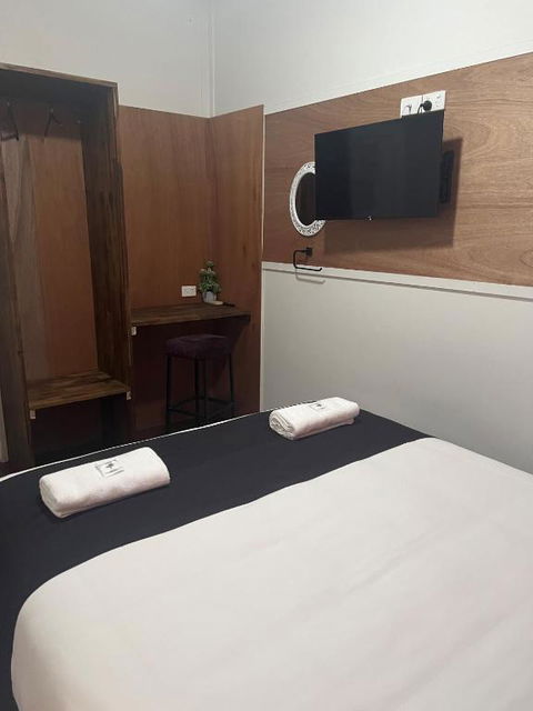Gin Gin Budget Accommodation - Surfers Paradise Gold Coast 4