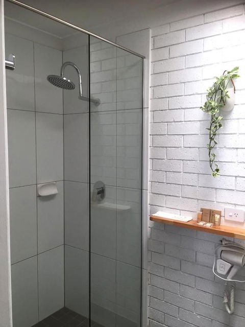Gin Gin Village Motor Inn Motel QLD - Surfers Paradise Gold Coast 3