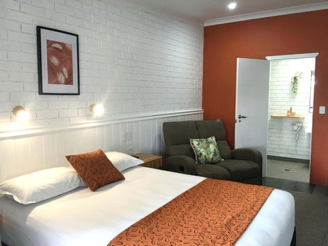 Gin Gin Village Motor Inn Motel QLD - Surfers Paradise Gold Coast 0