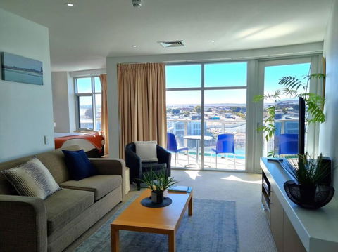 Glam Apartment 21 - Surfers Paradise Gold Coast 2