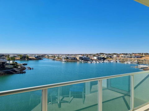 Glam Apartment 21 - Surfers Paradise Gold Coast 3