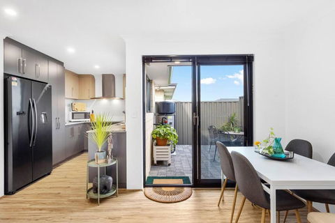 Guildford Family Hideaway - Surfers Paradise Gold Coast 1