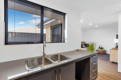 Guildford Family Hideaway - Surfers Paradise Gold Coast 3